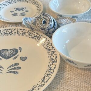 Corelle By Corning Country Blue Hearts Set BONUS Napkins